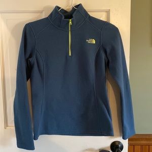 Womens 1/4 zip NorthFace Fleece. (S)